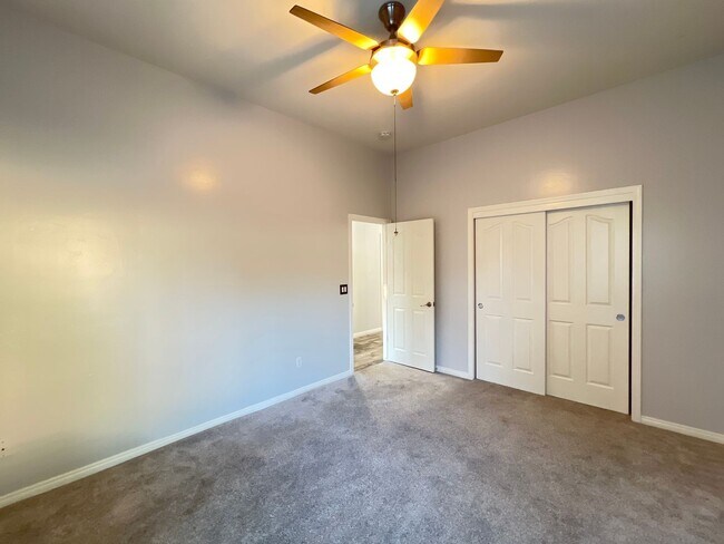 Building Photo - NORTHWEST BAKERSFIELD