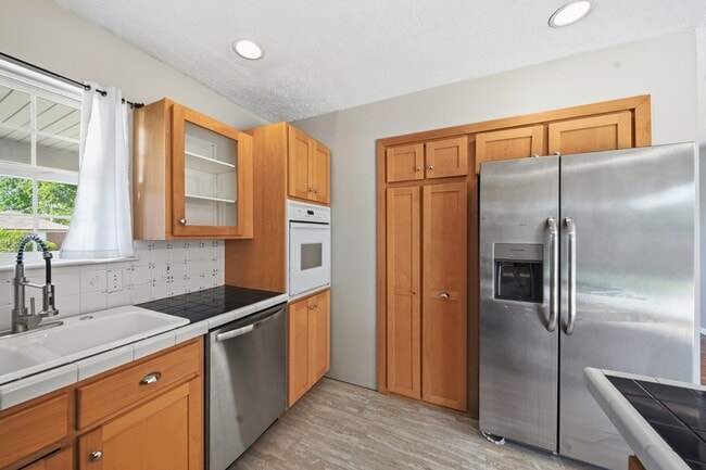 Building Photo - 8936 E 33rd Pl