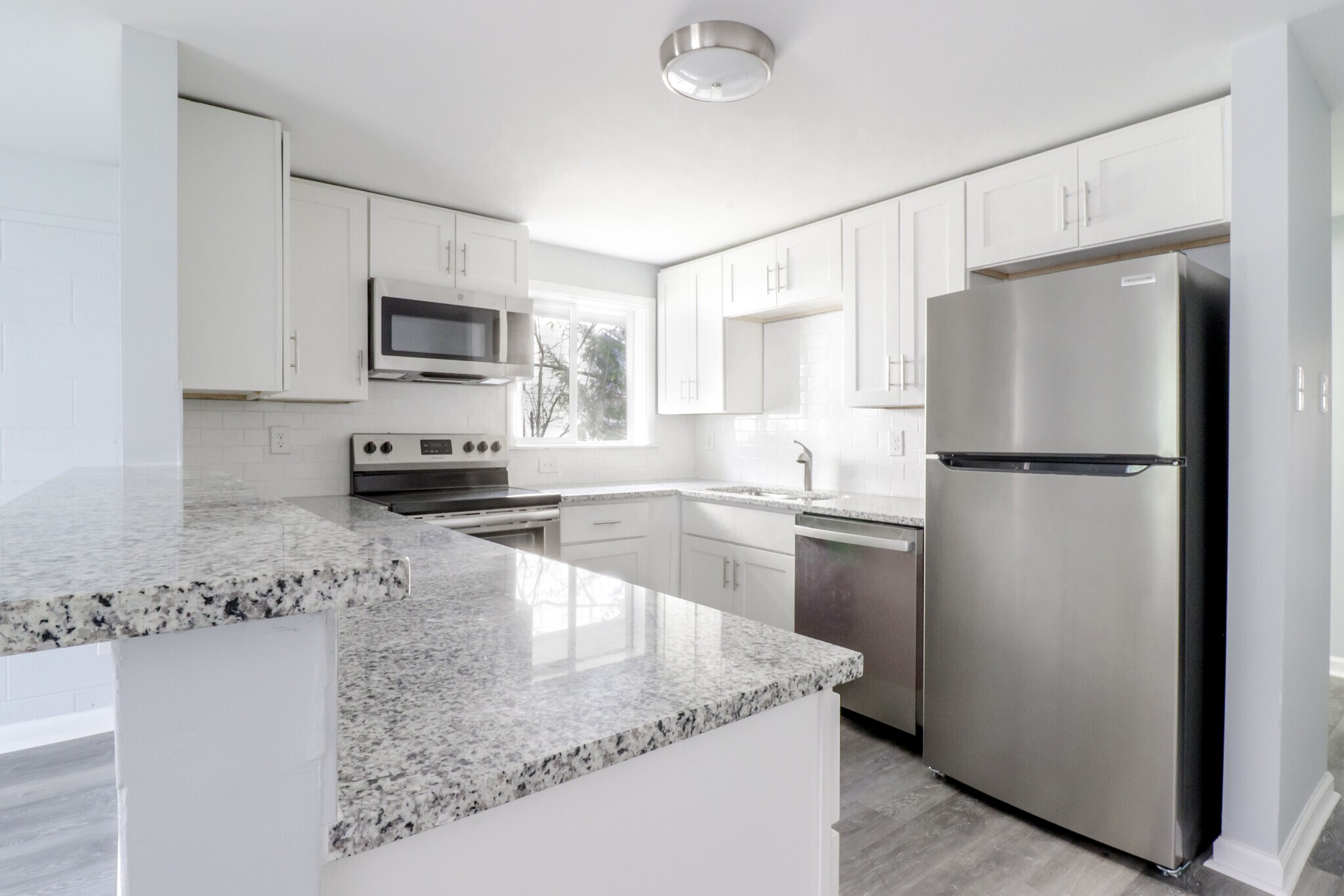 Building Photo - 2213 Fitzgerald Ave