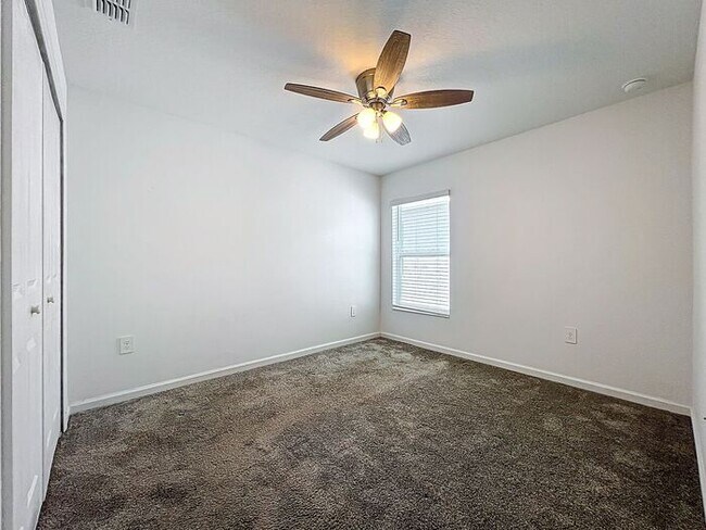 Building Photo - 4/2 Groveland Home with Solar Panels-MOVE IN SPECAIL: ONE MONTH FREE RENT