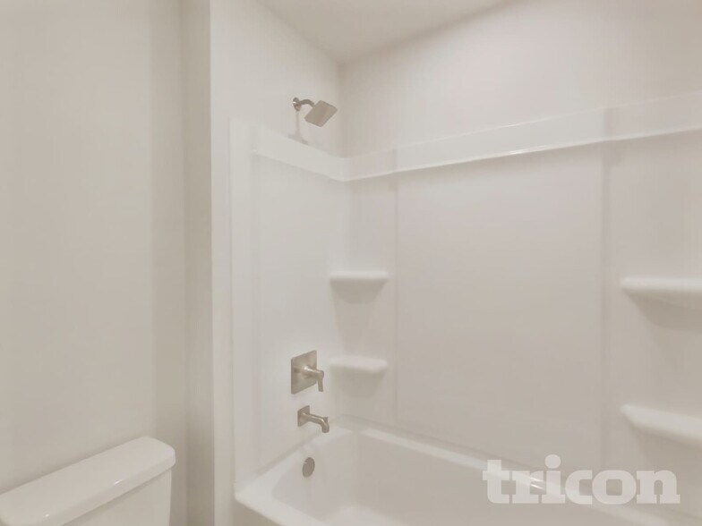 Building Photo - 14934 Macadamia Ln