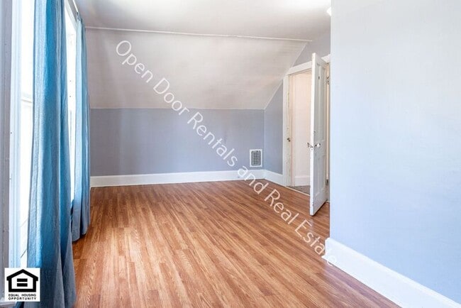 Building Photo - 1104 S Jackson St