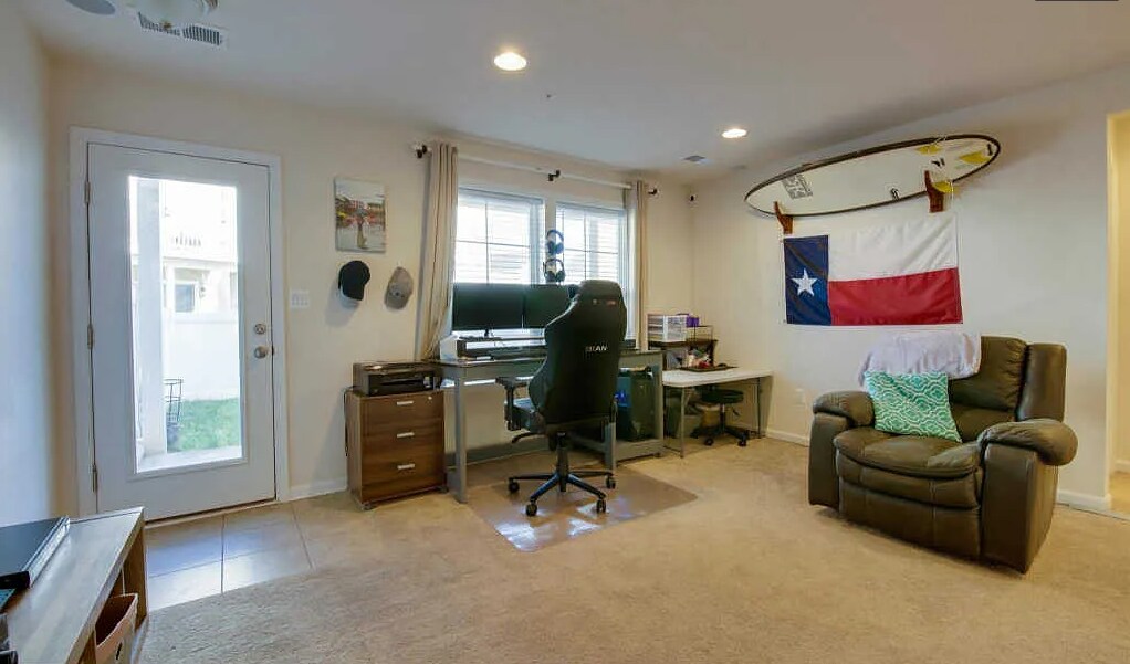Building Photo - 517 Pebblebrook Ln