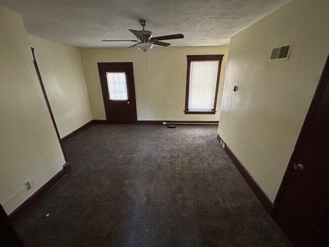 Building Photo - 506 Clay St