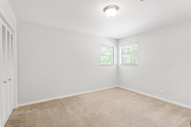 Building Photo - 3306 Westhill Dr