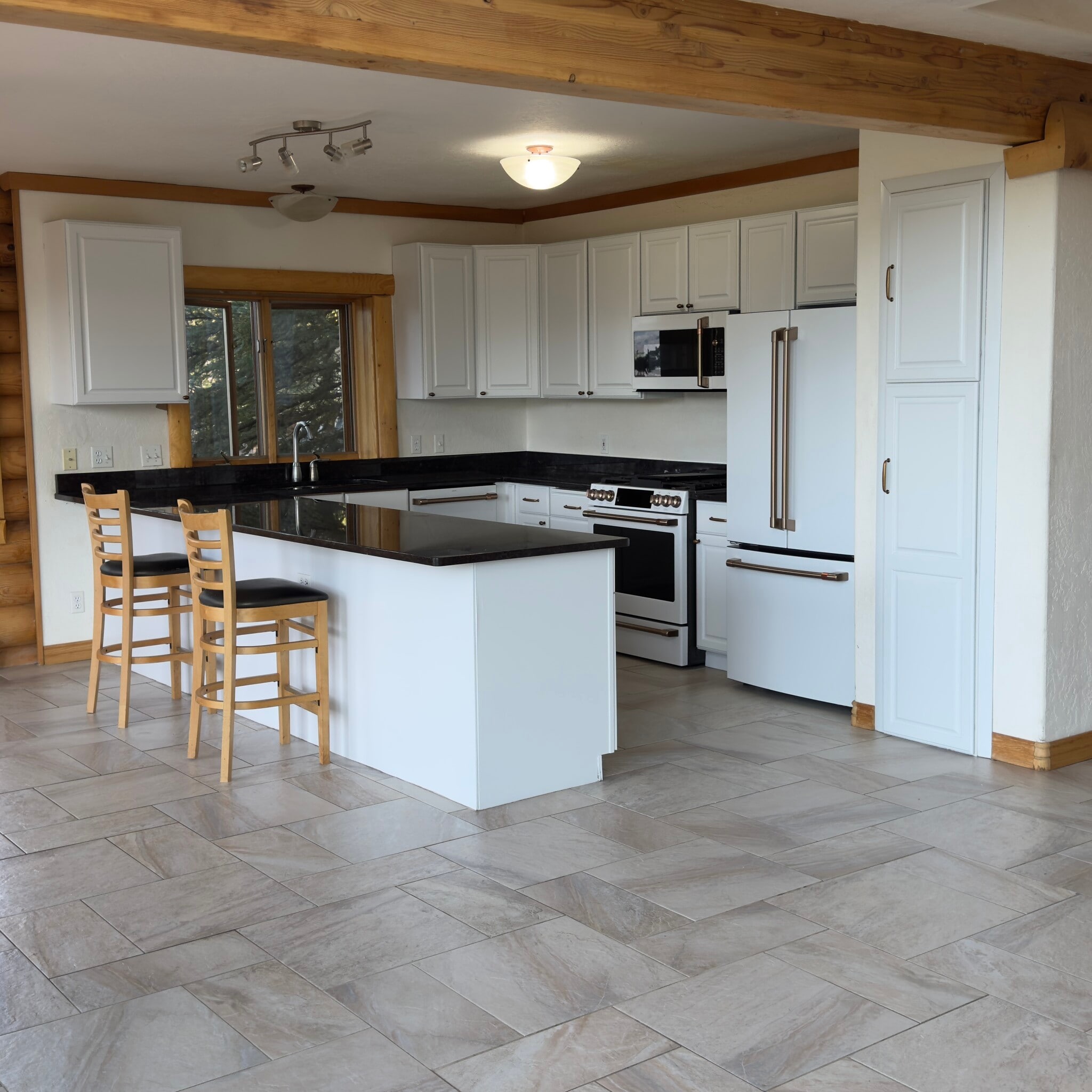 Building Photo - 4057 Wildridge Rd