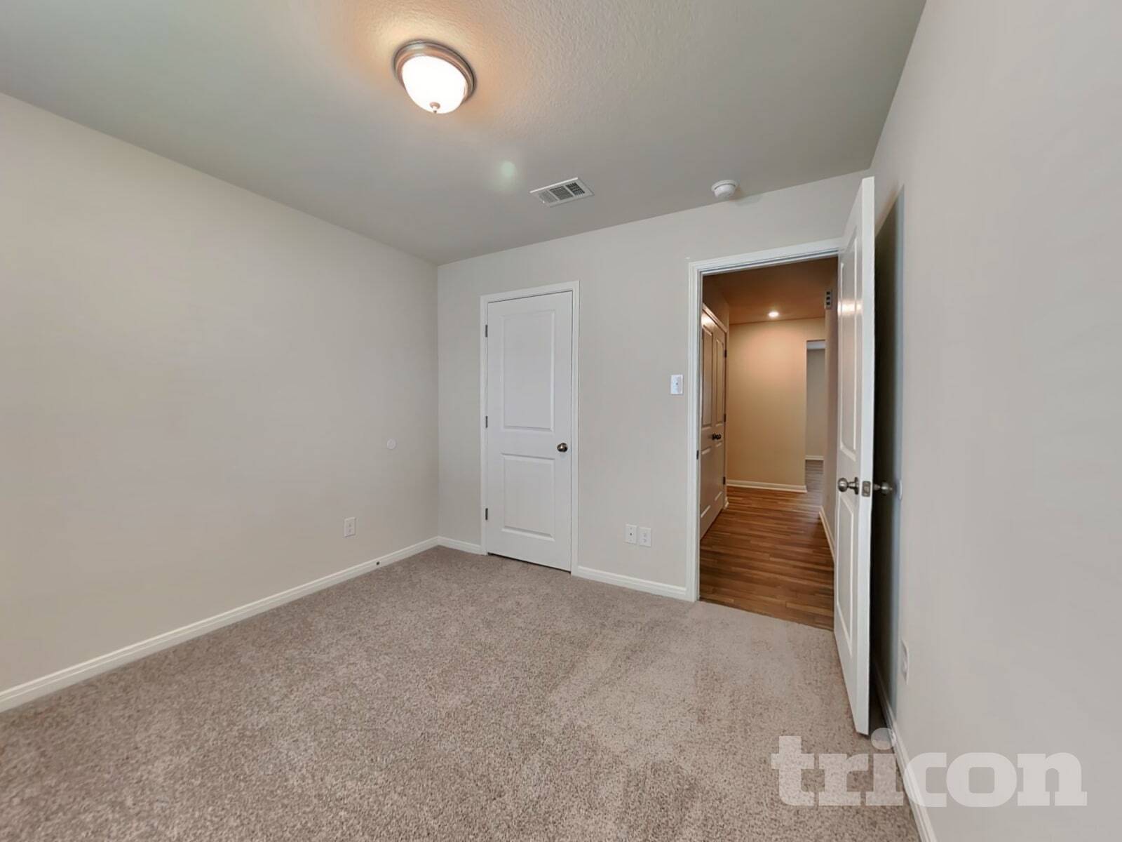 Building Photo - 10126 Cerritos dr