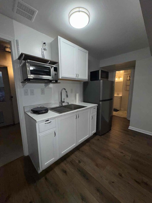Building Photo - 12702 Country Ln