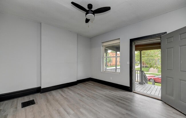 Building Photo - 814 S Ohio Ave