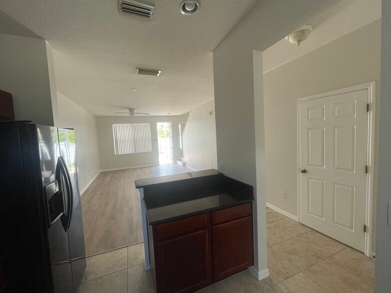 Building Photo - 14463 Prunningwood Pl
