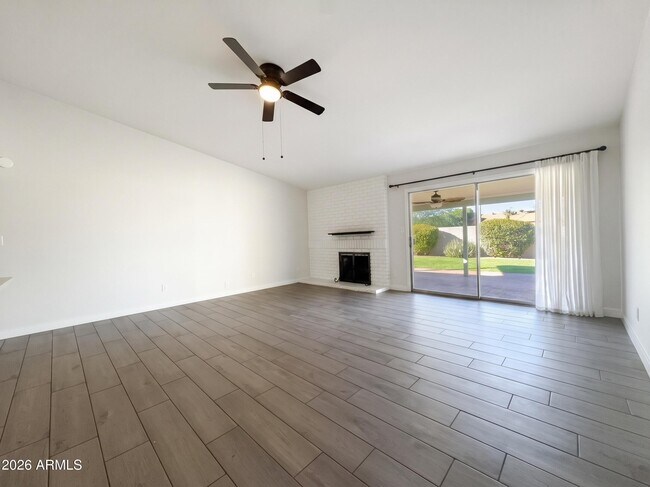 Building Photo - 4222 E Winnetka Dr