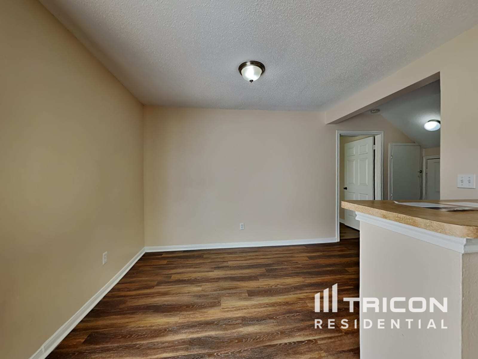 Building Photo - 3259 Jorns St
