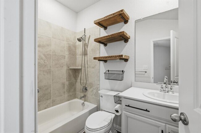 Building Photo - 424 Windy Reed Rd