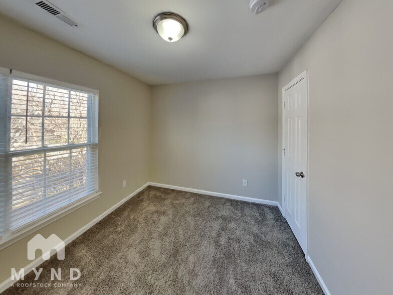 Building Photo - 6124 Lawn Meadow Dr