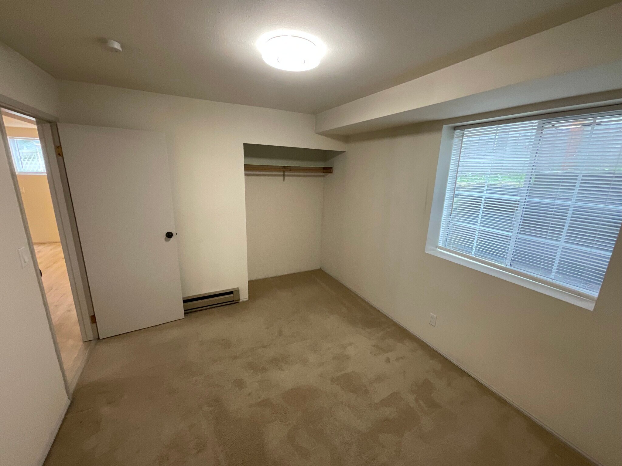 Building Photo - 5214 Woodlawn Ave N