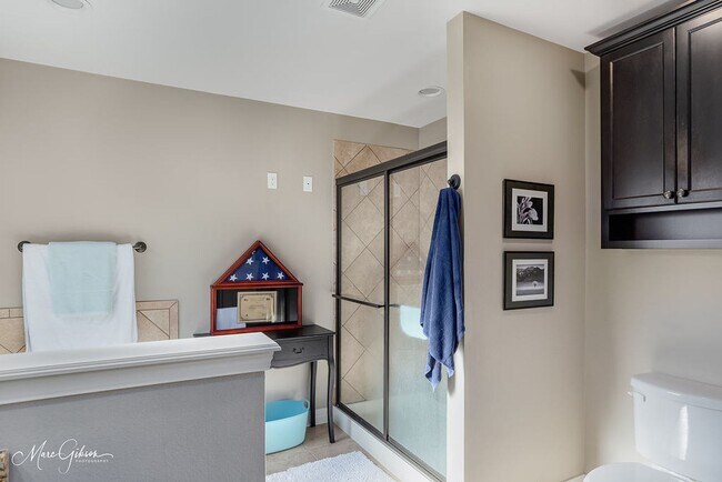 Building Photo - LEGACY HOME AVAILABLE! BELLE ROSE!