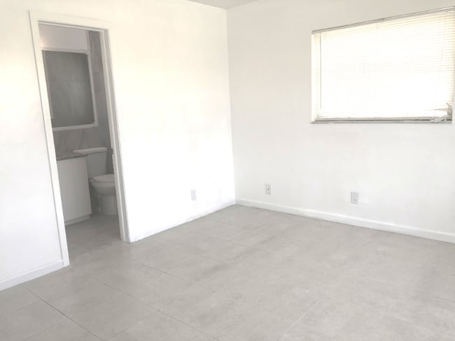 Building Photo - 8409 NW 59th Ct