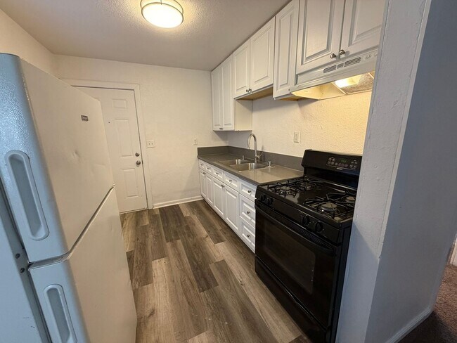 Building Photo - 3333 Belden St