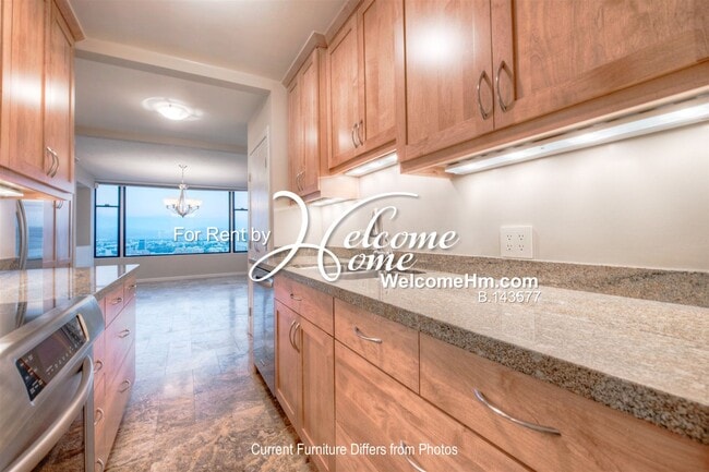 Building Photo - Furnished Park Tower Condo with views of t...