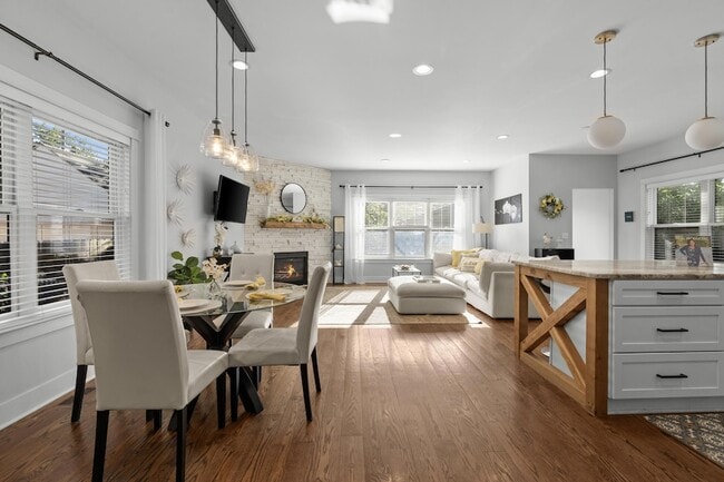 Building Photo - 718 N Alexander Ave