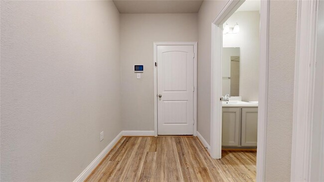 Building Photo - 32927 Silver Mdw Wy