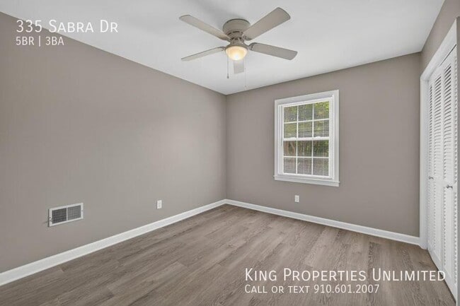 Building Photo - 335 Sabra Dr