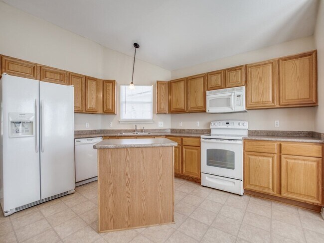 Building Photo - 6102 Still Meadow