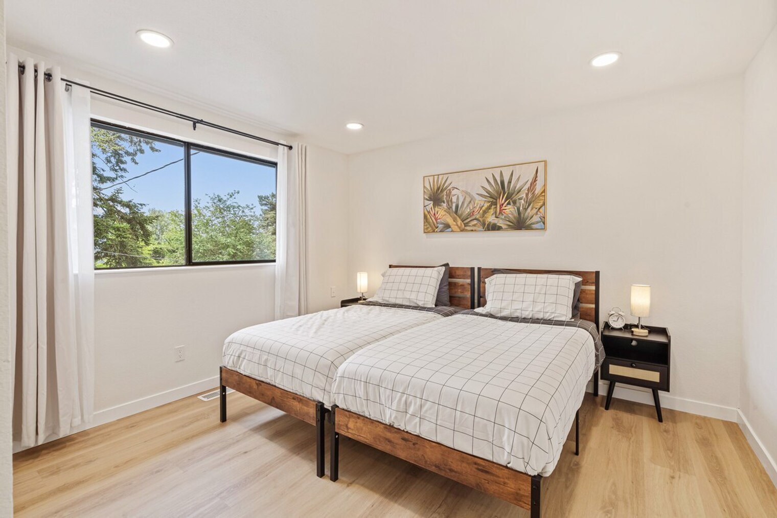 Building Photo - 14808 11th Pl W