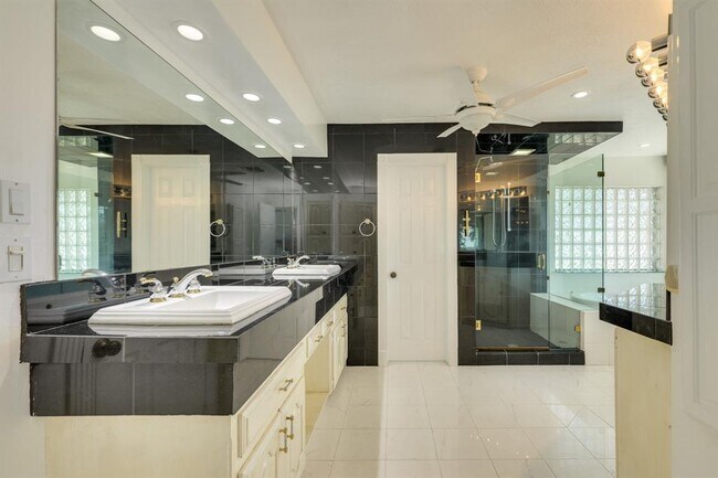 Building Photo - 6800 Falcata Cove