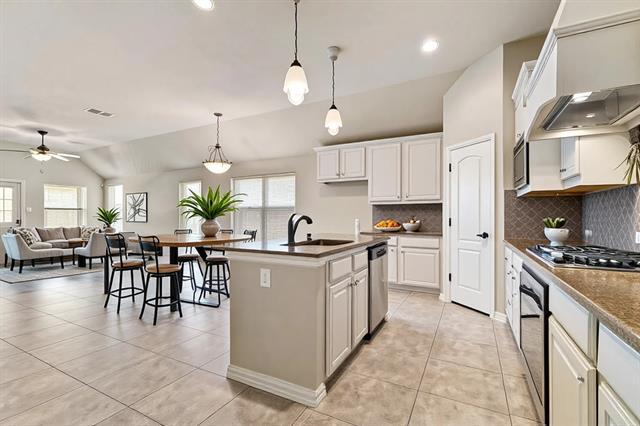 Building Photo - 7512 Guadalupe Way