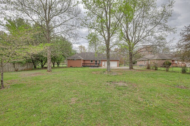Building Photo - 5020 Old Salem Rd