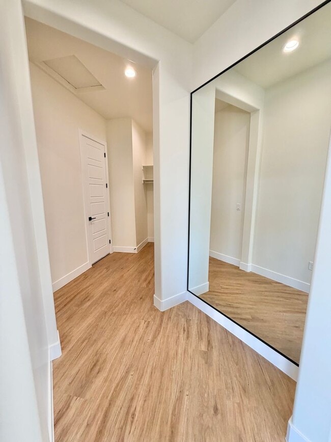 Building Photo - Beautiful Single-Level Home with Trail Access & Stunning Views!!! Pet Friendly!