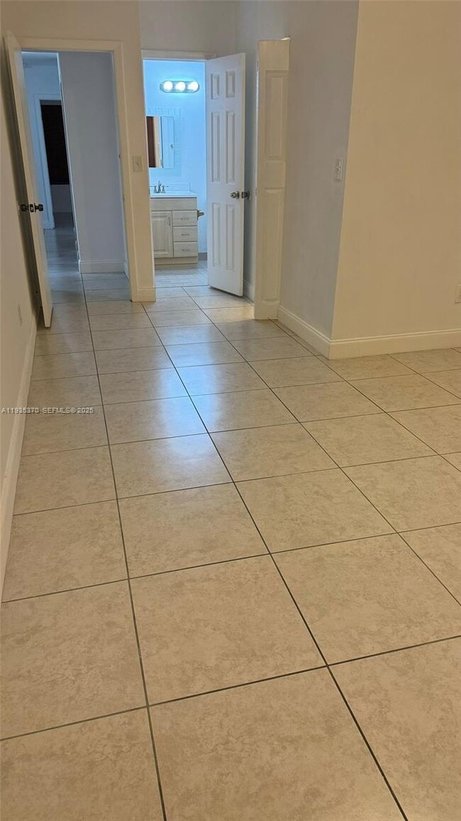 Building Photo - 9636 SW 147th Ct