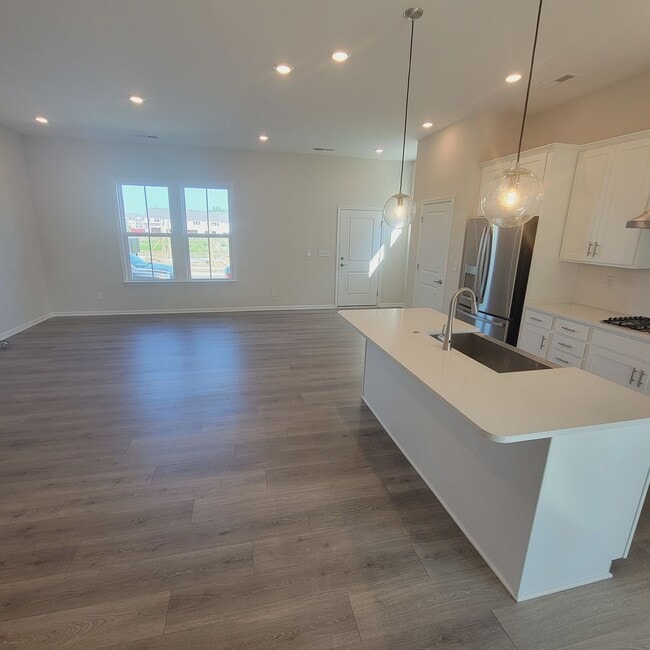 Building Photo - 3BR/2.5BA Townhome in Terraces at Farmington; Great Schools!