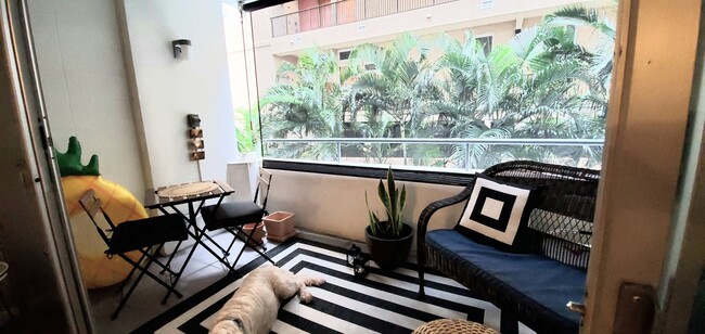 Building Photo - Remodeled Waikiki Condo!