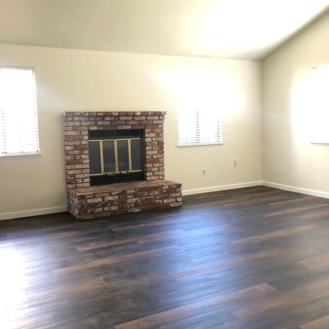 Building Photo - 9112 Hoxie Ct