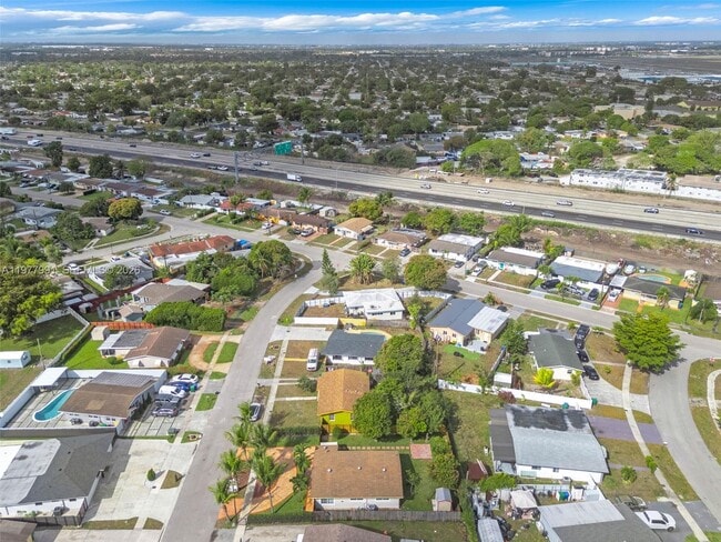 Building Photo - 6863 SW 21st St