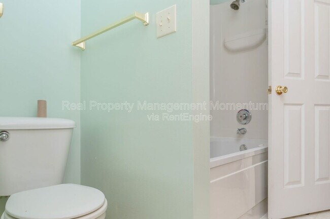 Building Photo - 3531 Leawood Ave