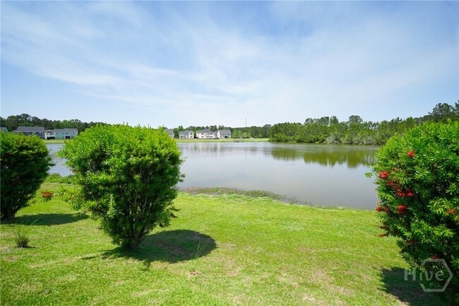 Building Photo - 160 Lake Lily Dr
