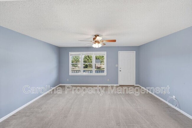 Building Photo - 1607 McFarland Dr