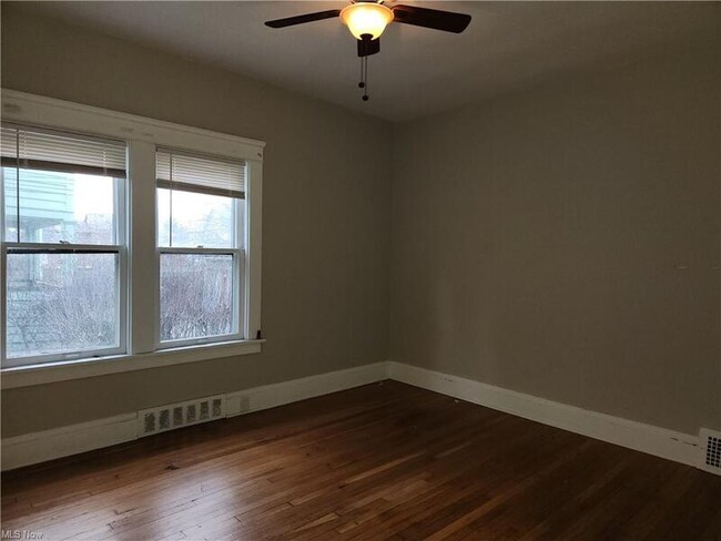 Building Photo - 2831 Avondale Ave