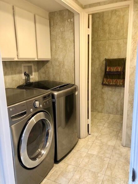 Building Photo - 212 N Jackson St