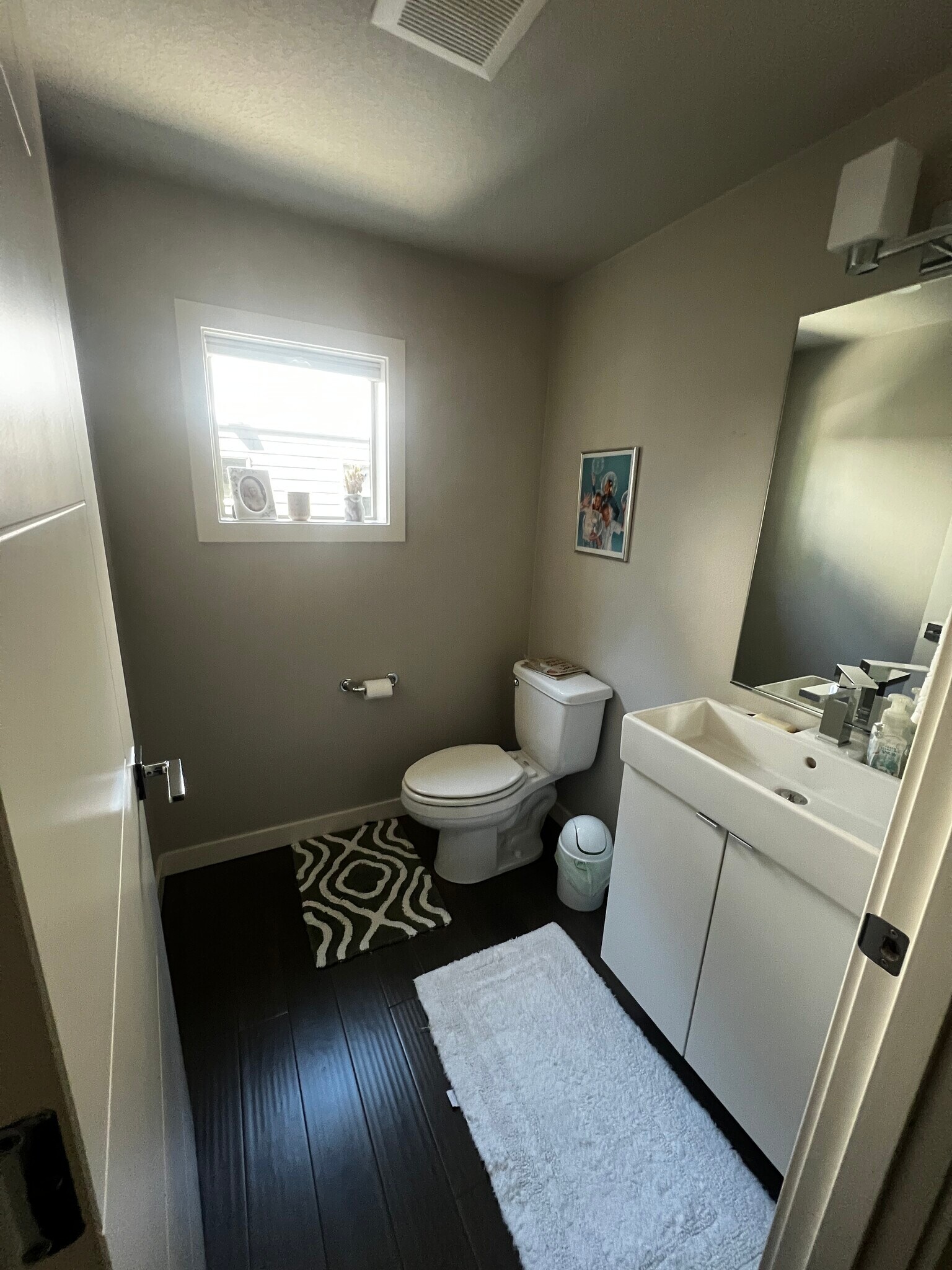 1/2 bath 2nd level - 2515 SE 29th Ave