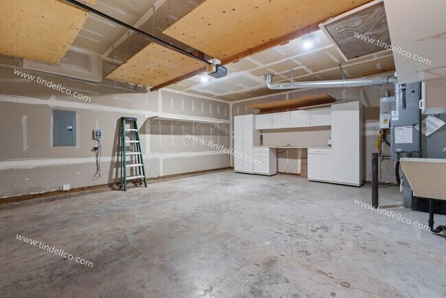 Building Photo - Spacious 3-Bedroom Home with Large Bonus Room & Loft in Bauer Highlands - Landscape Provided!
