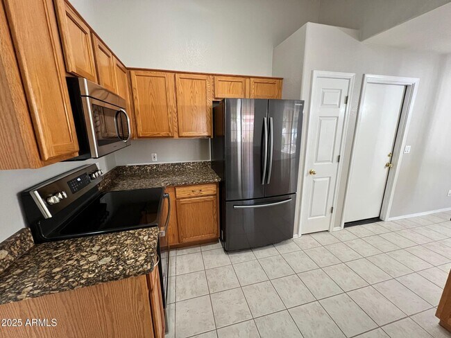 Building Photo - 10419 N 58th Dr