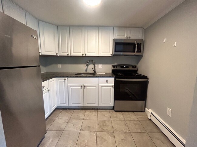 Building Photo - 36 Bigelow St