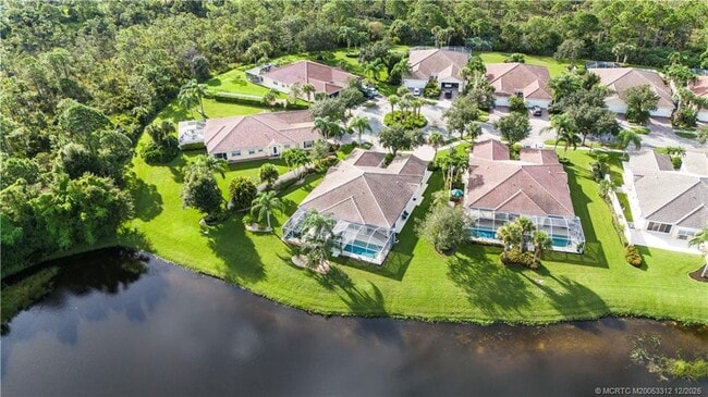 Building Photo - 9293 SE Hawks Nest Ct