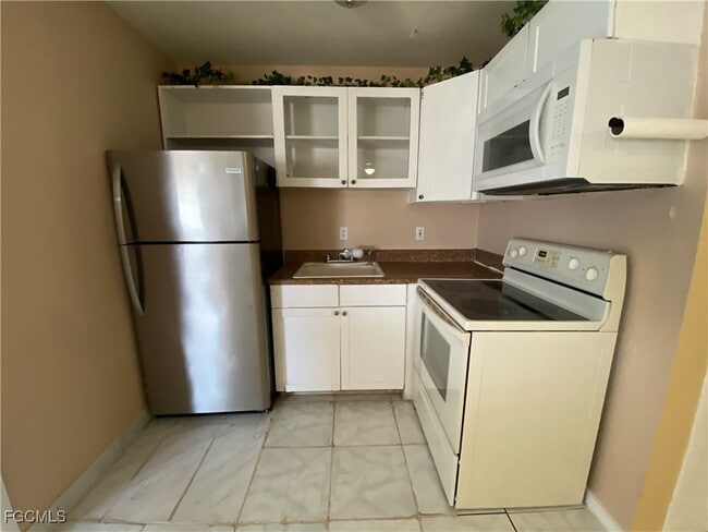 Building Photo - 17375 Dowling Dr