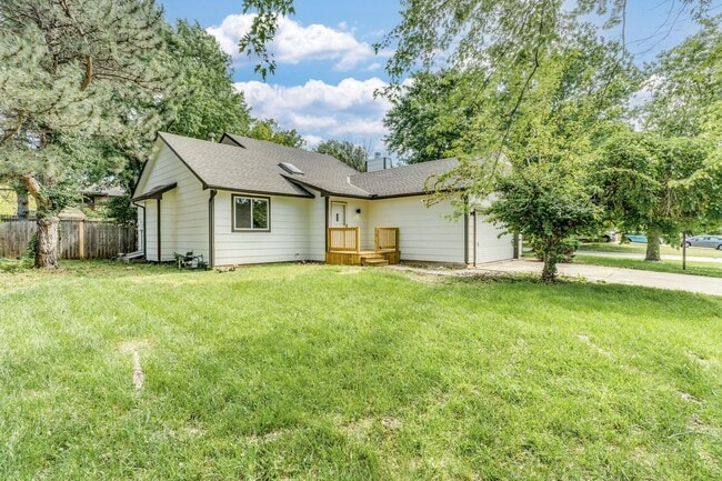 Primary Photo - Completely renovated 4 bedroom, 3 bathroom...