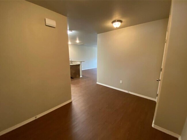 Building Photo - Charming 3-Bed Home w/ 2-Car Garage – Pet-Friendly